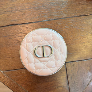 디올 포에버 하이드라 글로우 쿠션 핑크 바이닐 까나쥬 이미지