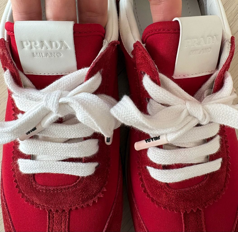 프라다 레이스업 스니커즈 255--3