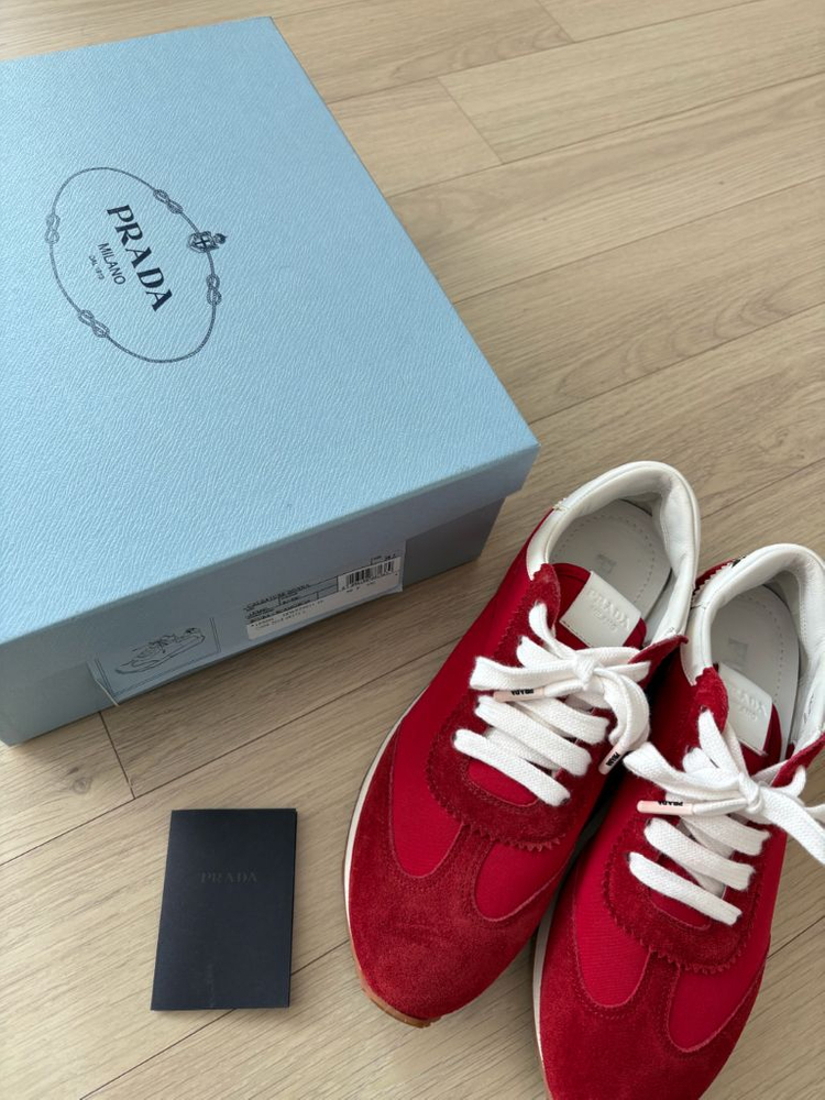 프라다 레이스업 스니커즈 255--6