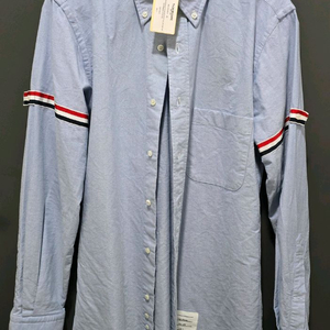 톰브라운 셔츠 판매합니다 (2사이즈)