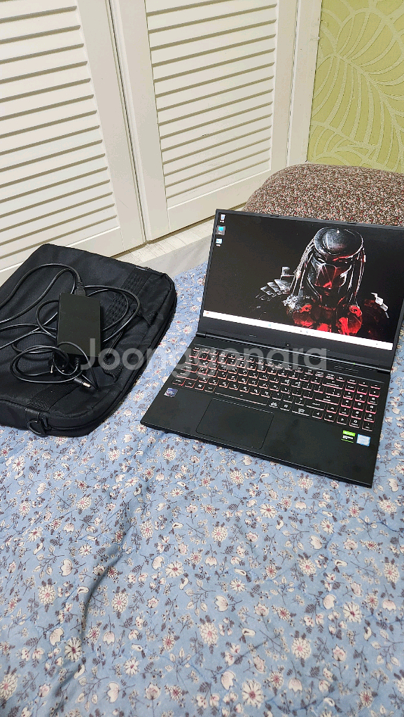에이서 게이밍 노트북 팝니다.--5