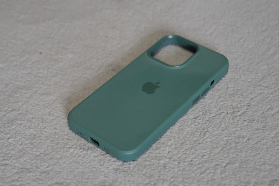 아이폰 13프로 맥세이프 실리콘 케이스를 1만원에 판매--3
