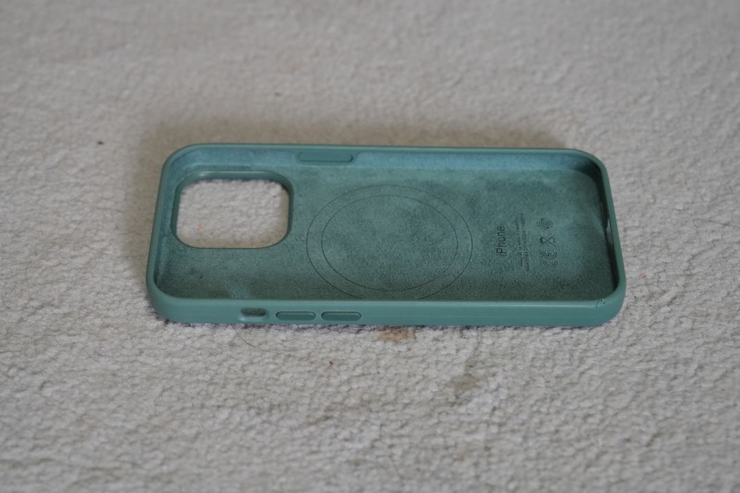 아이폰 13프로 맥세이프 실리콘 케이스를 1만원에 판매--4