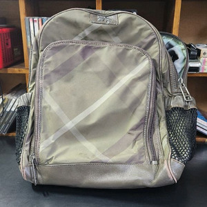 버버리 카키 스몰 백팩