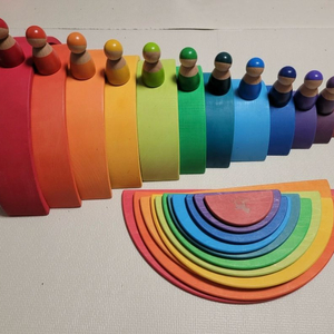 발도르프 레인보우 아치 토이앤플레이 원목+사람+조약돌