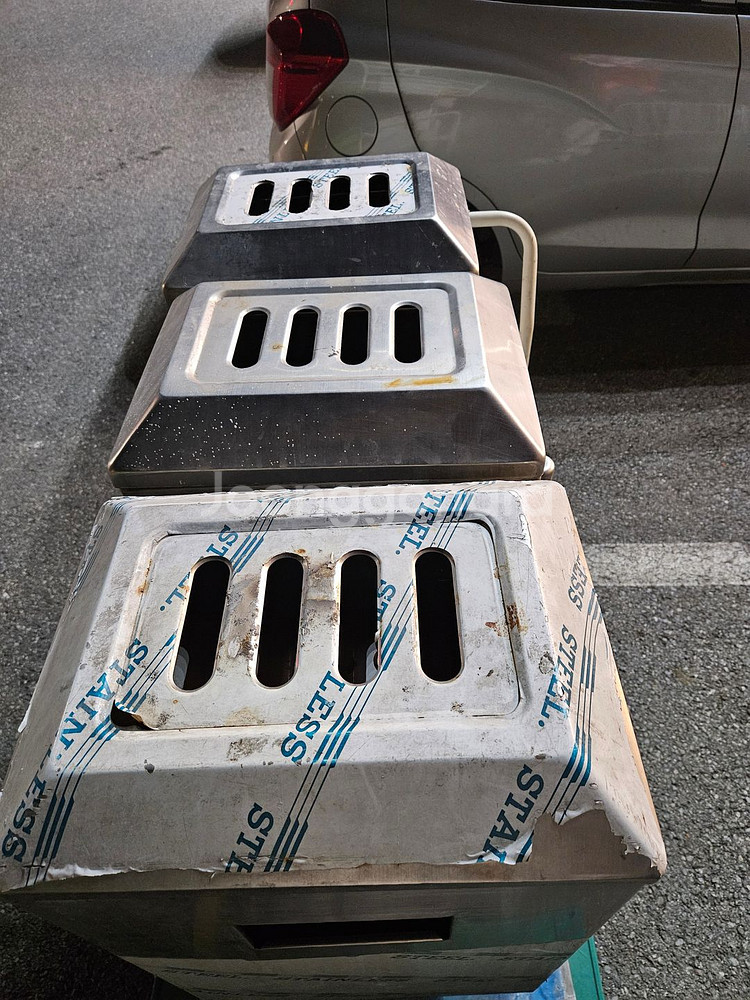 스텐쓰레기통 스텐쓰래기통 정원쓰레기통 공원쓰레기통 분리수거함 분리수거통 팝니다.--2