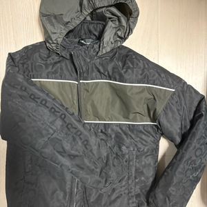 주니어 엠포리오아르마니 패딩