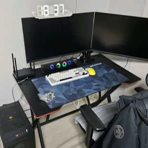 게이밍 책상 1000 600 판매합니다