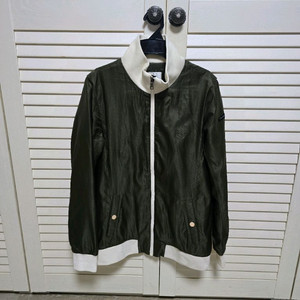 와이드앵글 집업