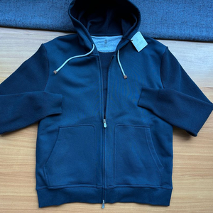 브루넬로 쿠치넬리 후드 무레르 루이비통 구찌 지방시