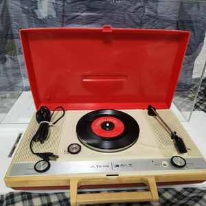 레트로 턴테이블 VICTOR PE-8400 이미지