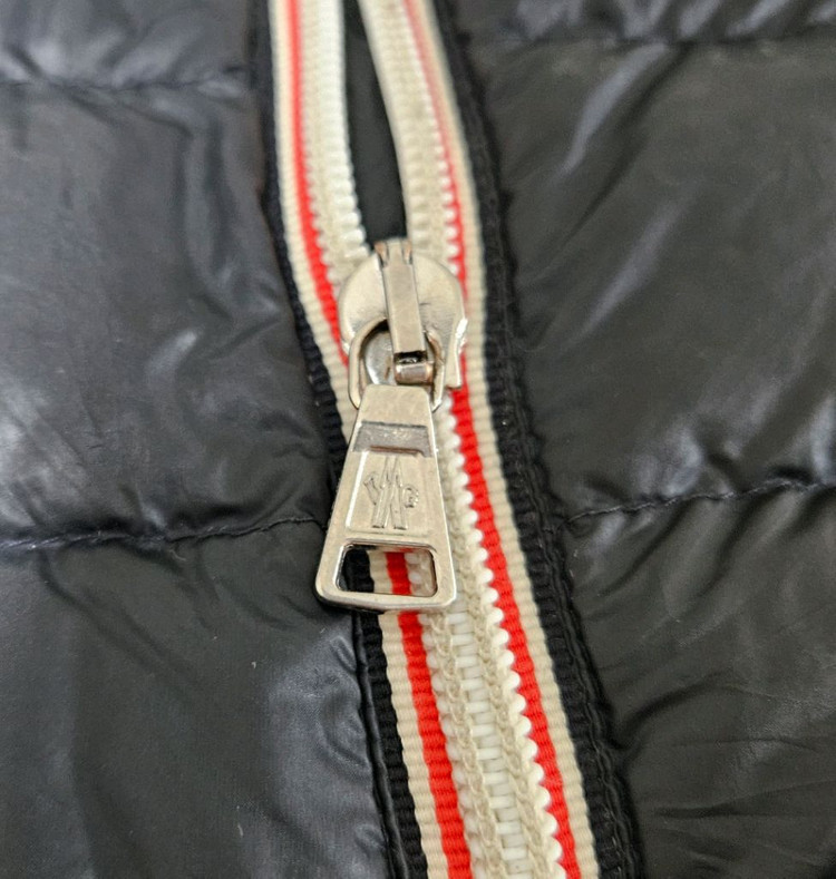 몽클레어 키즈 블랙 후드경량패딩 8y 8a 8t 130cm 이미지