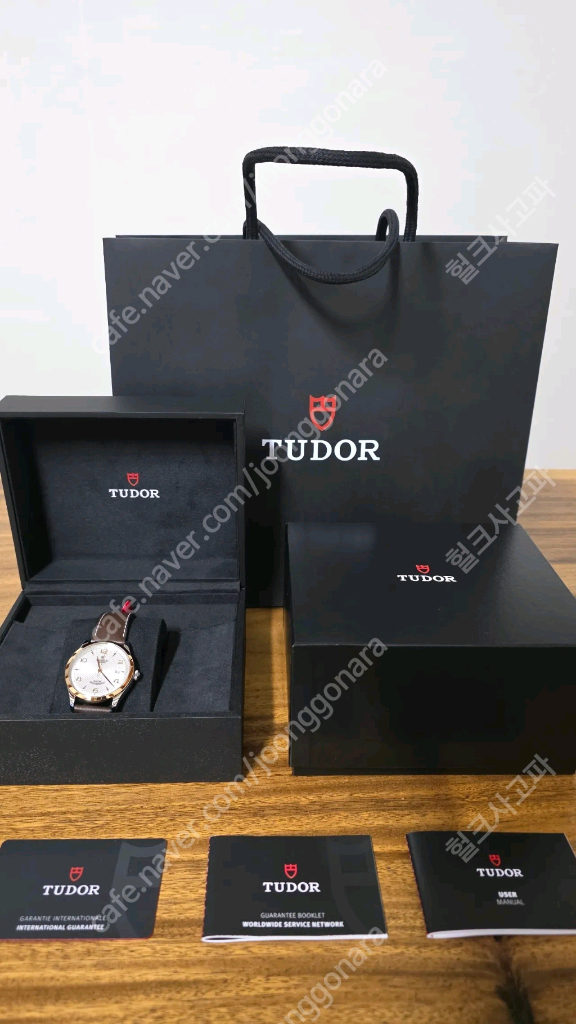 [새상품] 튜더 1926 로즈골드 가죽시계 영수증 포함 판매합니다 이미지