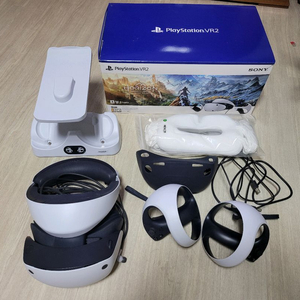 PSVR2 풀박 + DOBE 충전기 +실리콘 케이스 +안면 마스크 일괄 팝니다
