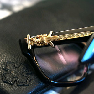 크롬하츠 바질리오네어2 18k 안경 이미지