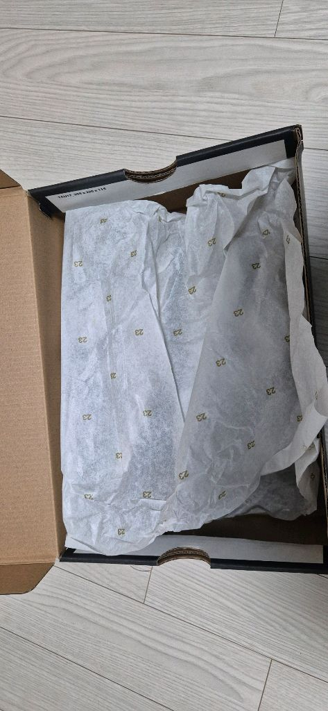 나이키 에어조던1 로우 그레이 230 이미지