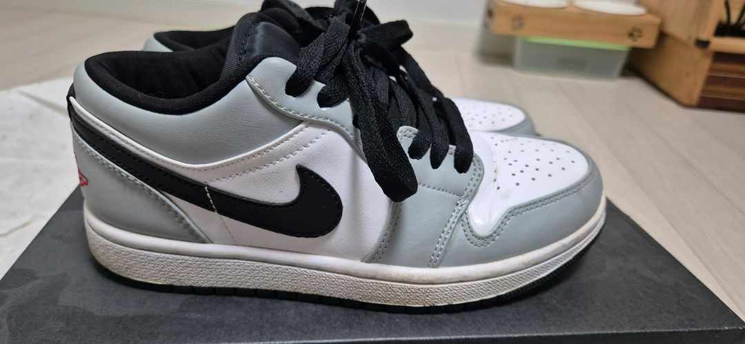 나이키 에어조던1 로우 그레이 230 이미지