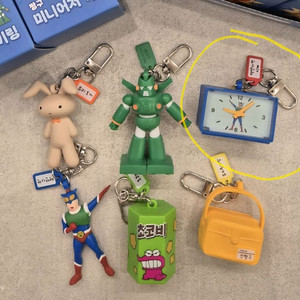 (새상품)짱구 미니어쳐 키링 (액션가면시계)