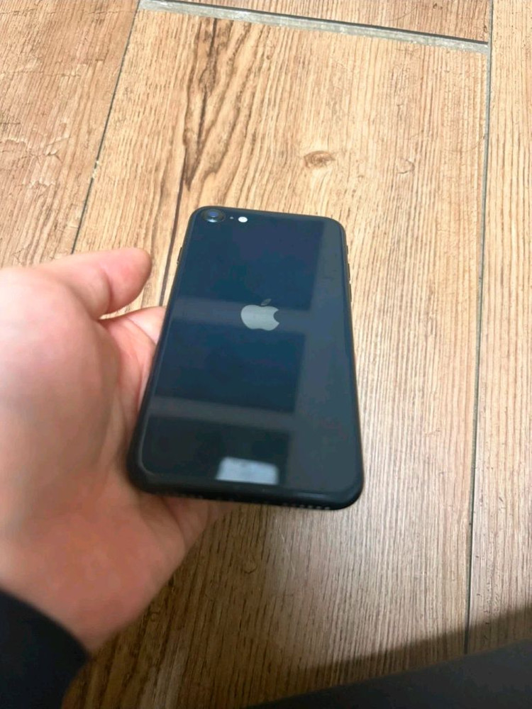 아이폰 SE 3세대 블랙--1