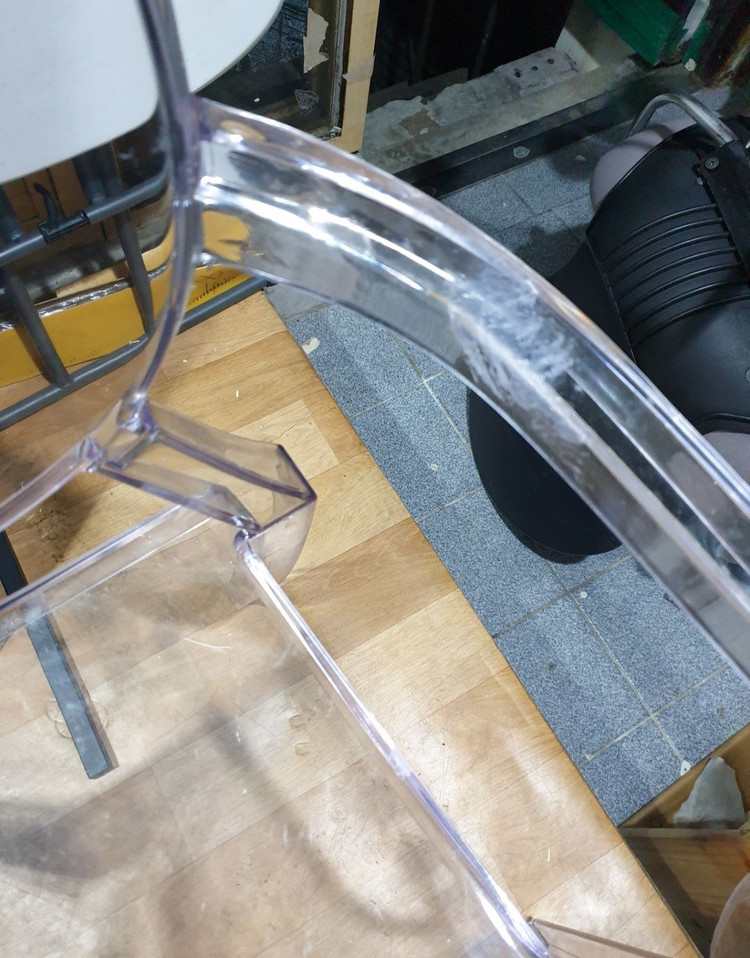 인테리어 및 실용적인 투명의자--2