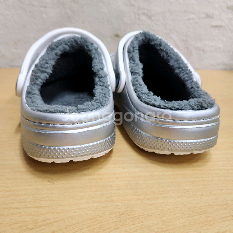 정품 크록스 남녀공용 겨울 슬리퍼 샌들 M6 W8 250--5