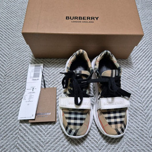 정품 백화점판 버버리 스니커즈 37 235-240