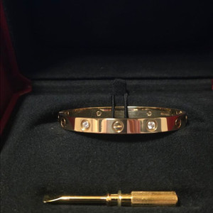 24년 까르띠에 러브팔찌 4P다이아 옐로우골드 18호 팝니다