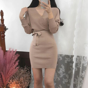 브이넥 니트 원피스 베이지