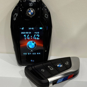 BMW X4 2025년식, 최신 디지털 LCD 디스플레이키로 완성한 하이엔드 이미지