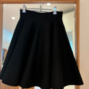 럭키 슈에뜨 모직 플레어 치마