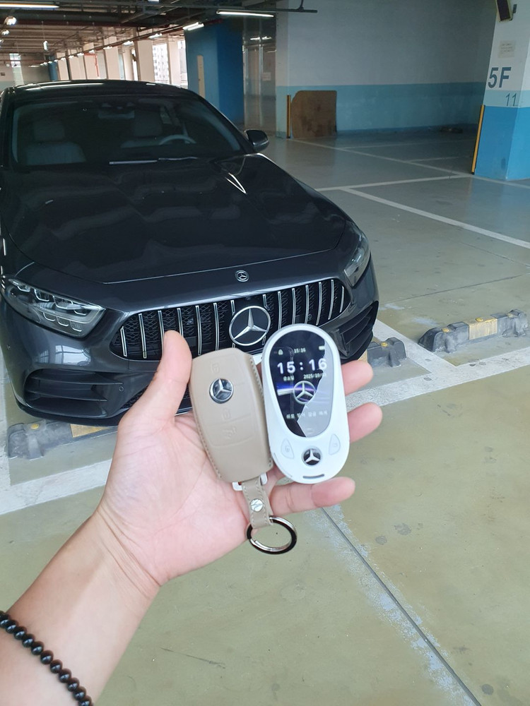 벤츠 CLS300d 2020년식, 스마트키를 디스플레이 타입으로 새롭게 구성 이미지