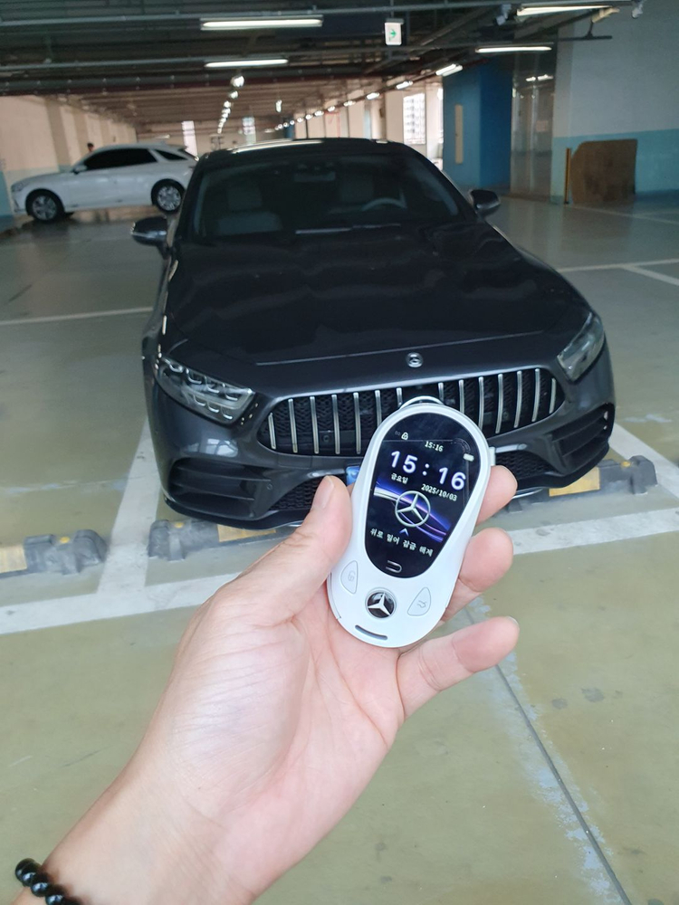 벤츠 CLS300d 2020년식, 스마트키를 디스플레이 타입으로 새롭게 구성 이미지