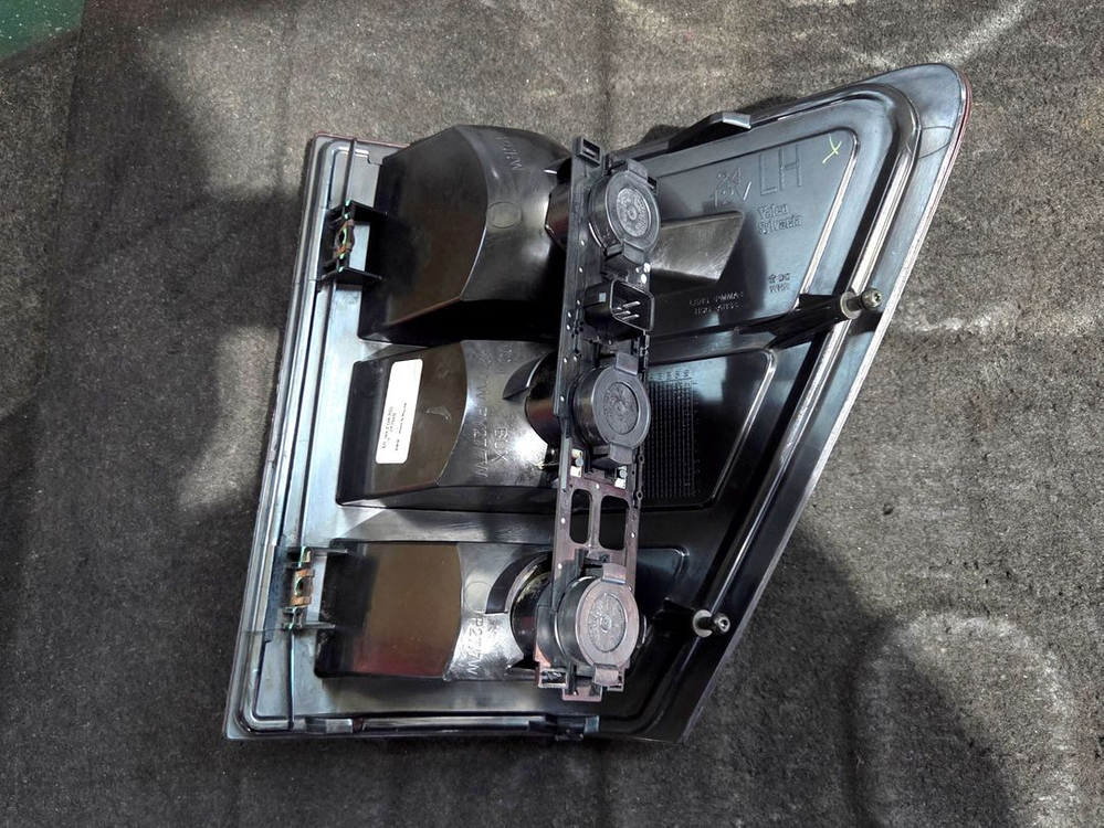 JEEP 지프 그랜드체로키 운전석 테일램프 데루등 후미등 팝니다 이미지