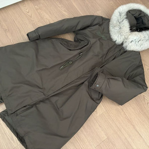 상태최상 지컷 사가퍼 구스다운 야상 롱패딩 85이지만 프리.원가60