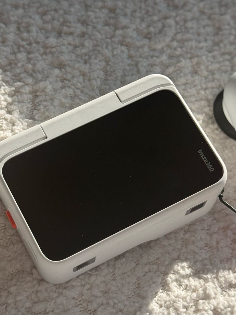 인스타360 GO ULTRA 번들셋 화이트--5