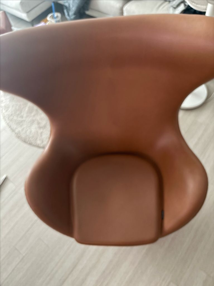 프리츠한센 에그체어 이미지