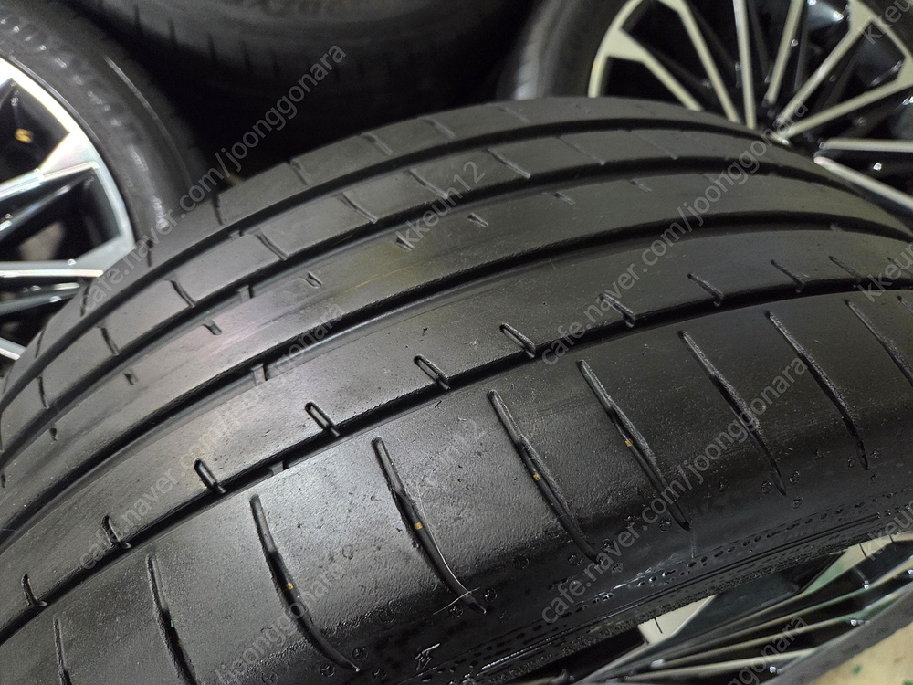 펠리세이드,싼타페,신형카니발 20인치 휠타이어 이미지