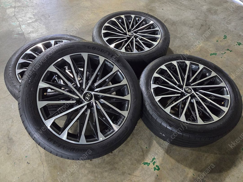 펠리세이드,싼타페,신형카니발 20인치 휠타이어 이미지