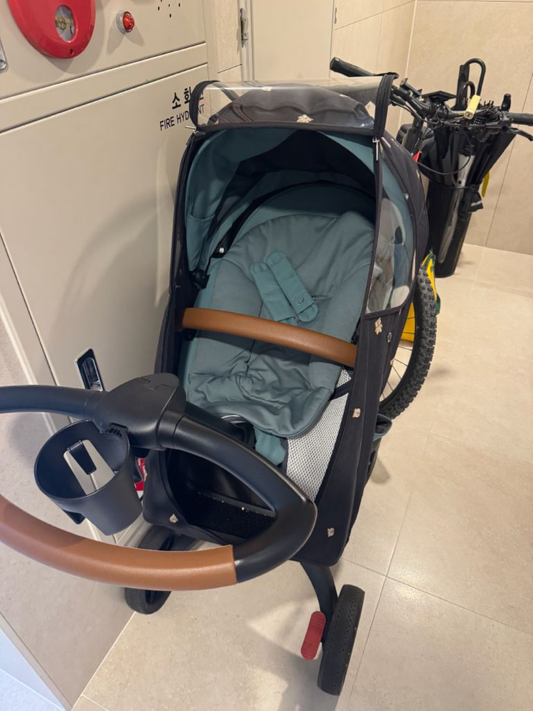 스토케 익스플로리 X 유모차 이미지