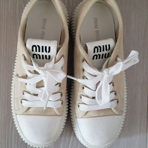 미우미우 베이지 스니커즈 37사이즈 이미지