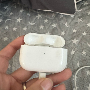 에어팟프로 1 본체 고장 이미지