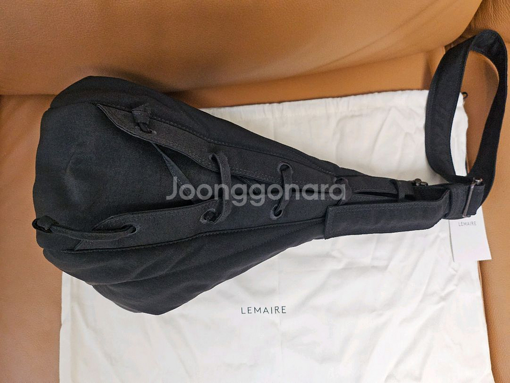 LEMAIRE Medium Soft Game Bag Black 르메르 게임백 미디엄 블랙--4