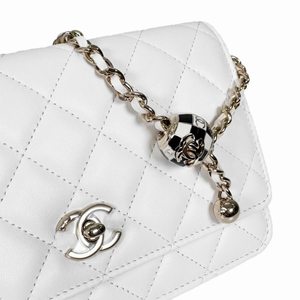 샤넬 여성 램스킨 한정판 골든볼 WOC 체인 숄더 크로스백 금장 화이트