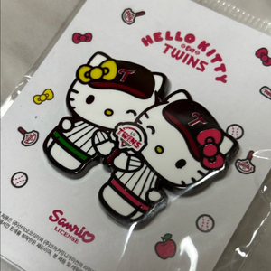 엘지트윈스 헬로키티 뱃지