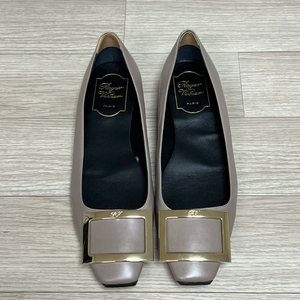 로저비비에 트럼펫 발레리나 플랫 36 사이즈