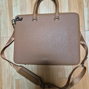 탄틴 노블 브리프케이스 팝니다.