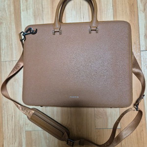 탄틴 노블 브리프케이스 팝니다.