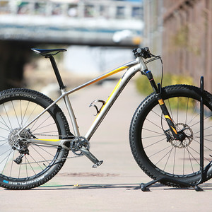 16년 스페셜라이즈드 퓨즈 프로 6패티 M -27.5인치-