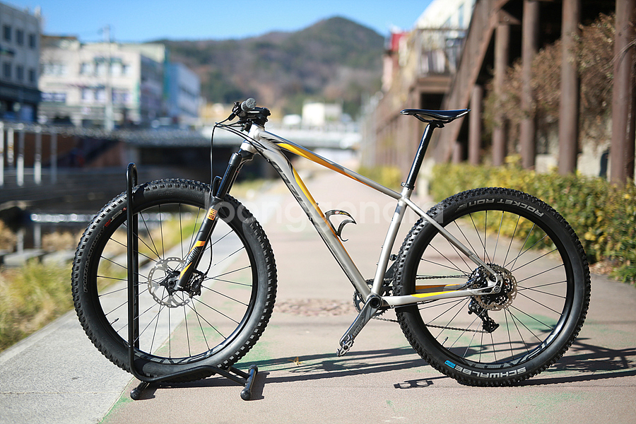 16년 스페셜라이즈드 퓨즈 프로 6패티 M -27.5인치---3