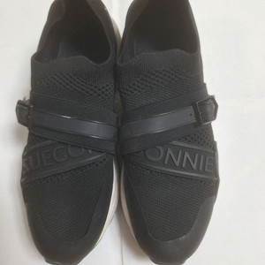 슈콤마보니 메쉬 스트랩 스니커즈 235